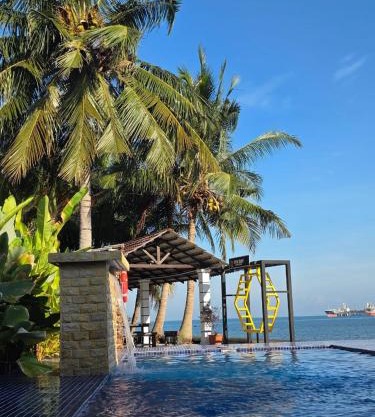 The Bay PD Beachfront Villa