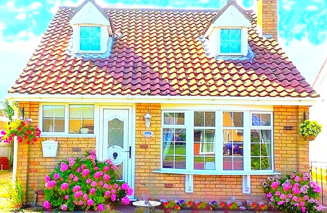 SUPERB FAMILY SEASIDE COTTAGE NUR MINS VOM STRAND & SHOPS PETS GO GO FREE!