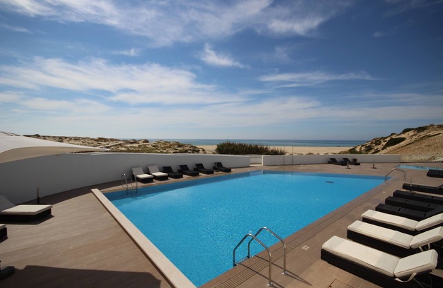 The Beachfront Praia D'el Rey Golf & Beach Resort