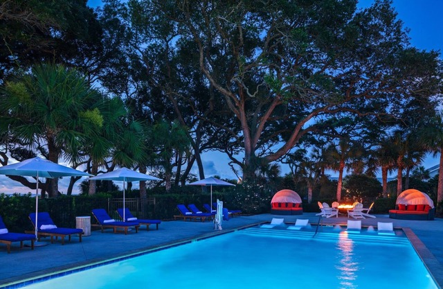 The Beachview Club