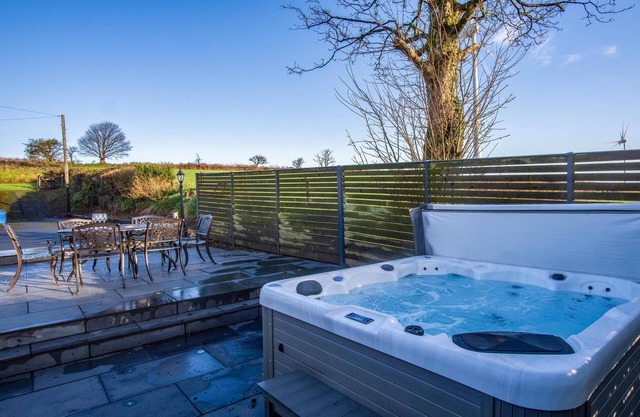 The Beacon - 3 Bedroom Cottage - Ludchurch