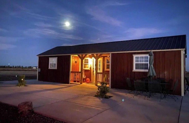 The Bear’s Den. 1 bedroom 1 bathroom. Sleeps 4