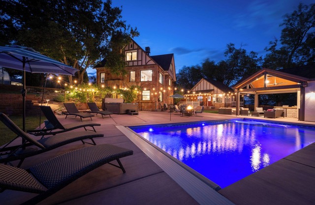 The Beatrice Estate With Pool And Hot Tub
