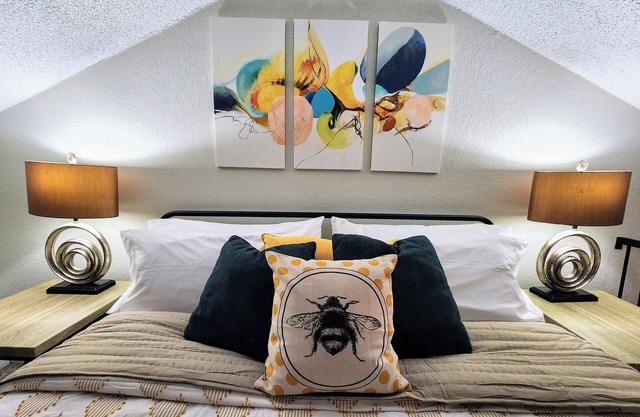 The Bee's Knees'