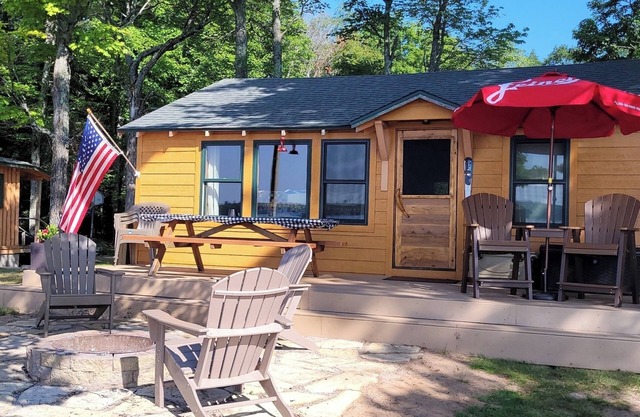 The Bella Loon Cabin on South Twin Lake