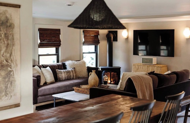 The Bend: Cottage Pool Sauna Fire Pits