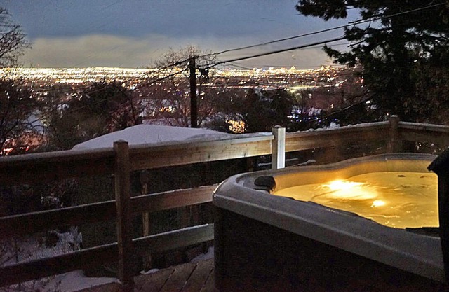 The Best Cozy Ski and Hiking Base location in Salt Lake City!
