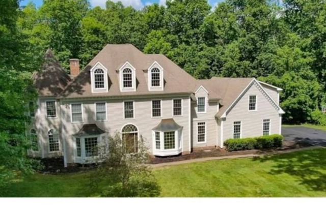 The Best of Bethel/CT Luxury 5 Bdrm Home with Heated Pool
