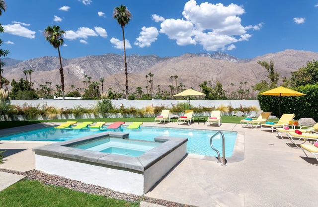 The Betty Grable Estate On The Golf Course In Indian Canyons Neighborhood! Incredible Mountain Views!