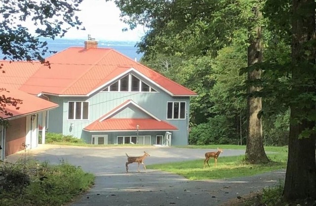 The Big-Lake Lodge at Lake Champlain