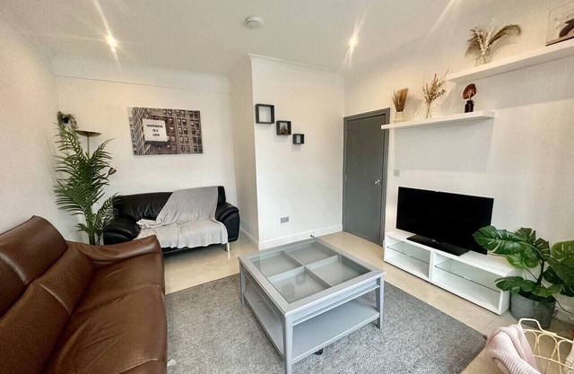 5 bedroom House SE6