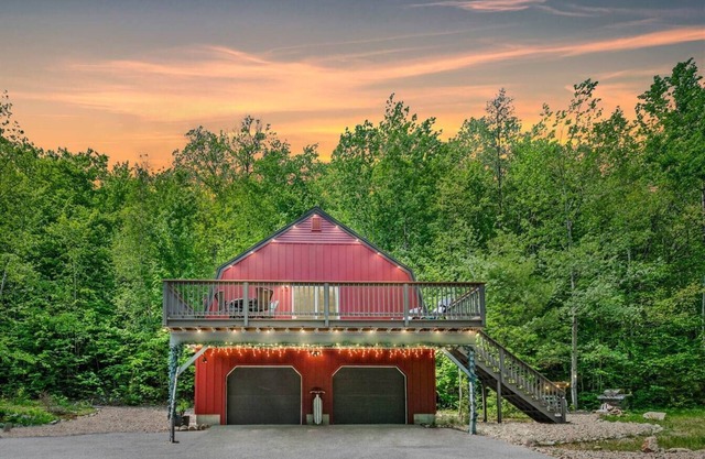 The Birch Barn-White Mountains-HGTV Designer