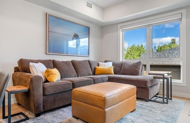 The Birchwood - 1 Bedroom Mountain View Suite