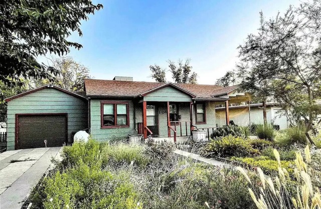 The Bird- Lovely 2 Bed Home in the Garden, Great Location