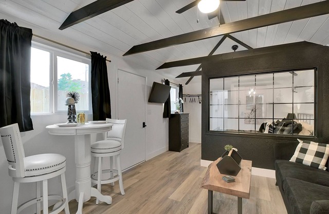 Der Black and White Bungalow ist ein frisch renoviertes, modernes und doch rustikales Studio.