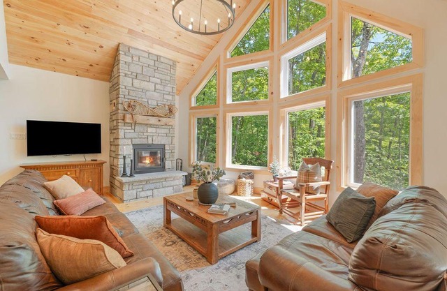 The Black Diamond Lodge