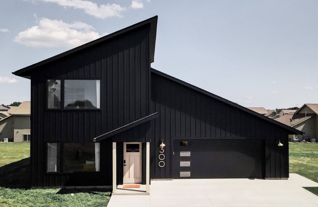 *THE BLACK SHEEP* - Modern, Unique & Clean - BY MSU