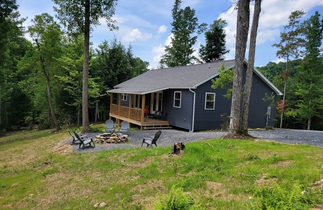 The Blackberry Cottage at Mountain Paradise