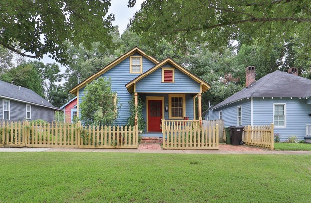 The Blue Bungalow - Uptown Historic District