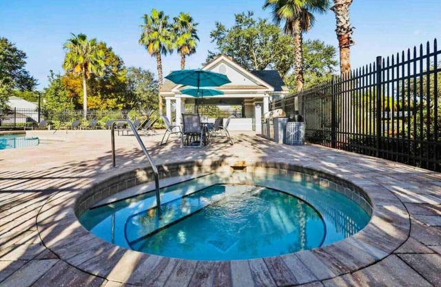 The Blue Heron - A Bayside Retreat
