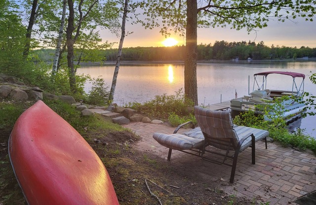 The Blue Loon Cabin and pontoon in Northern wi