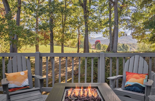 The Blue Ridge Retreat-A Peaceful Mountain Home in Weaverville, NC