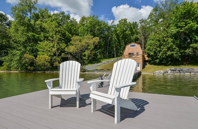 Das Bootshaus: Wine Country und Lake Living - kürzlich renoviert!
