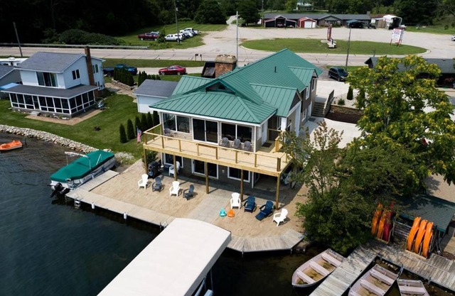 The Boathouse at Evans Lake