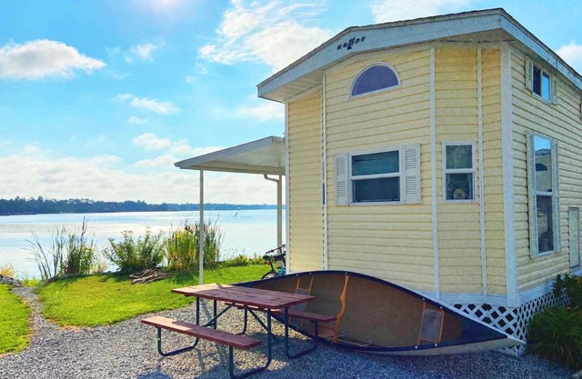 The Boathouse - Lakeside Cottage
