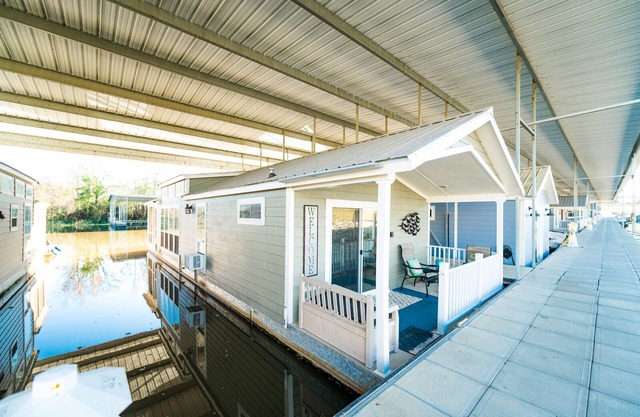 "The Boathouse" on Flint River @ Bainbridge Marina