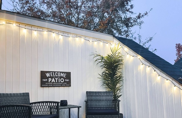 The Bohemian Loft★ DOWNTOWN★Self Check-In ★Kitchen ★ Pet-friendly