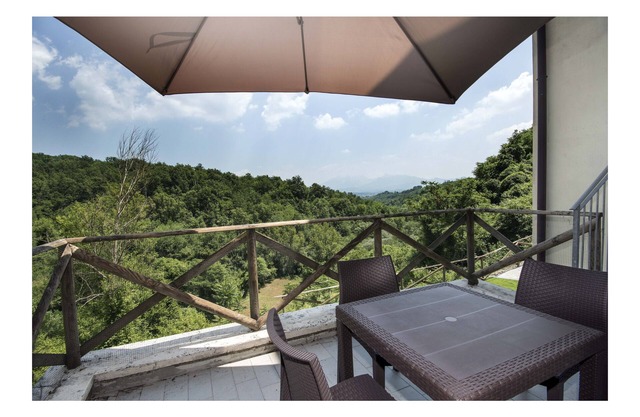 Das Borgo di Tresana "Federico" hat eine große Terrasse mit Aussicht