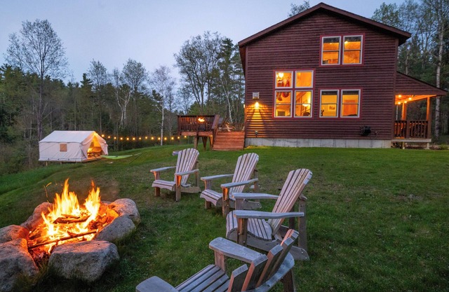 The Branch - secluded mountain lodge with hot tub