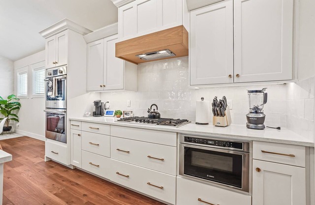 The Brick Bungalow | Private 4 Bedroom Home