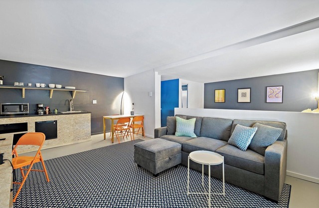 The Brooks Motel: Exceptional Suite