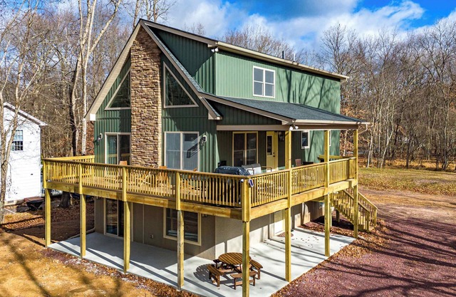 The Buckhorn Chalet | Hot Tub | Arcades | 6 Bedroom | Fire Place