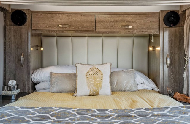 The Buddha Lounge 5-Star Glamping! Pool, Hot Tub, 360 Views!