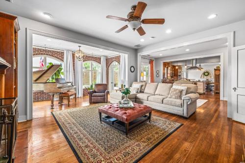 The Buford Manor