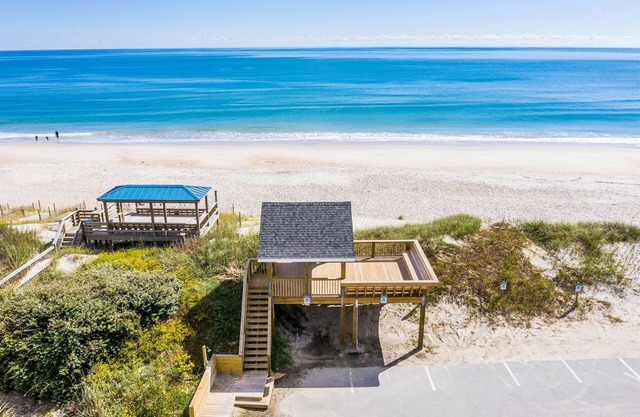 The Bungalows F- Beachfront - Dog Friendly - Gazebo - Bikes