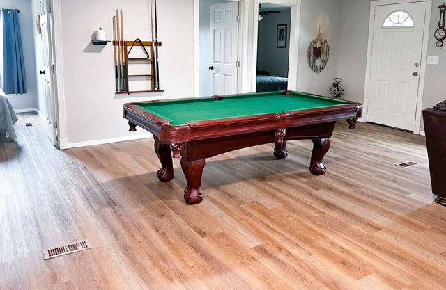 The Bunkhouse at PK Lake with Pool Table.nSleeps 12. Close to Rocker B