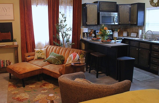 The Button Bungalow near Historic Downtown Batesville