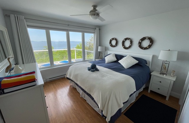 The Carriage House - Tranquility With A View!