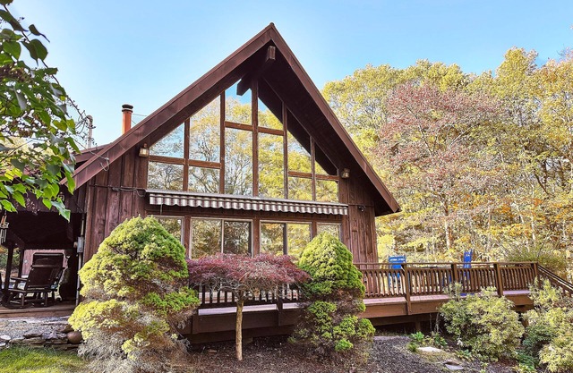 The Cabin at Deep Hollow
