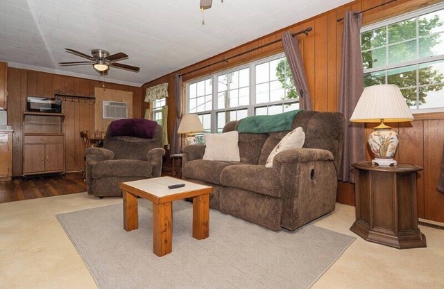 The Cabin at Prairie Hollow Camp: Lake Access, Boat Slip and More!