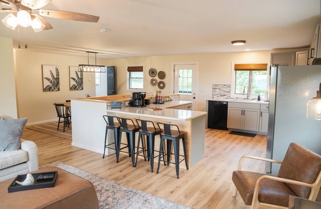 The Cabin- BRAND NEW listing with HOT TUB