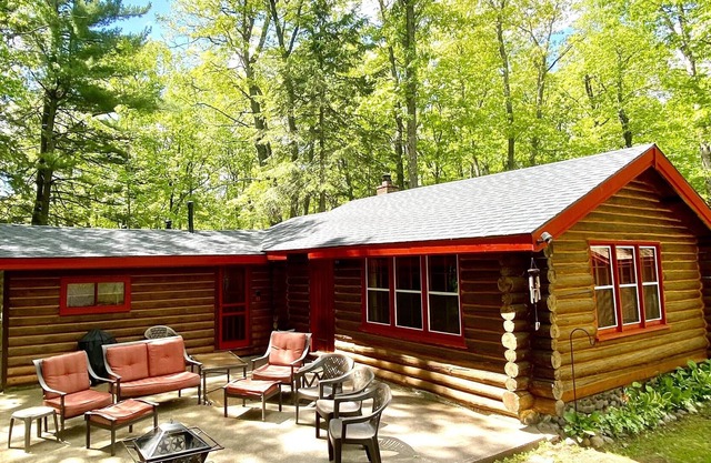THE CABIN- come experience the rustic charm!!