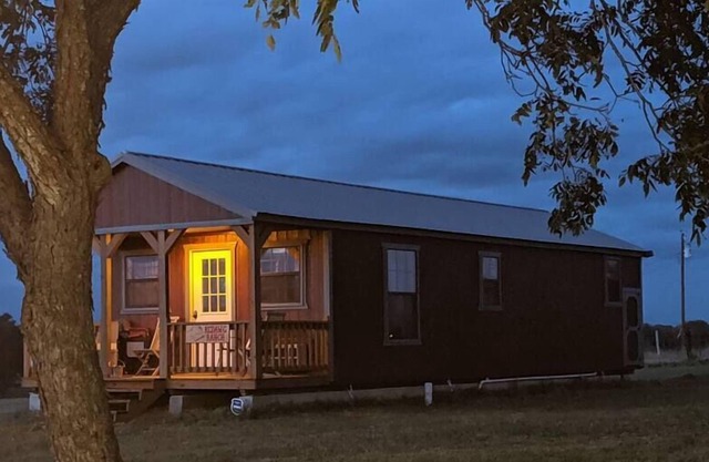 The cabin @ Redawg Ranch