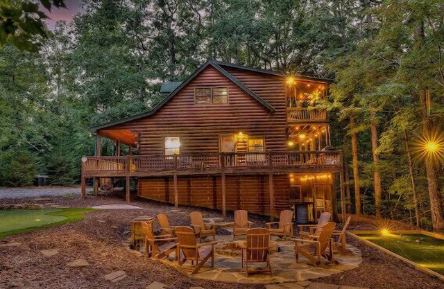 The Caddy Shack / Mini Golf, Hot tub, Arcades