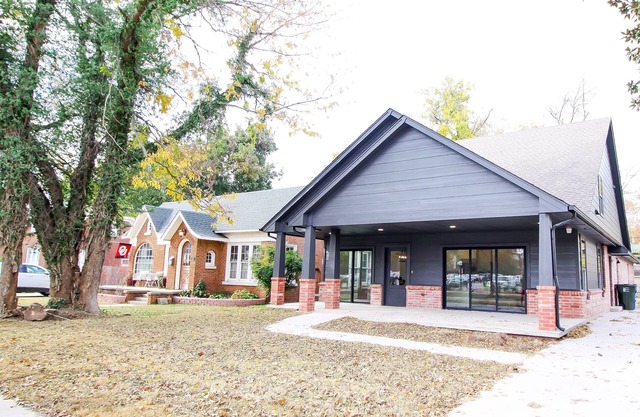 The Campus Cottage on Elm is the ideal University of Oklahoma gameday residence