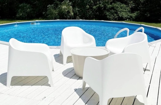 The Canada House | 4-Bedroom Retreat in Prince Edward County | Pool and Hot Tub